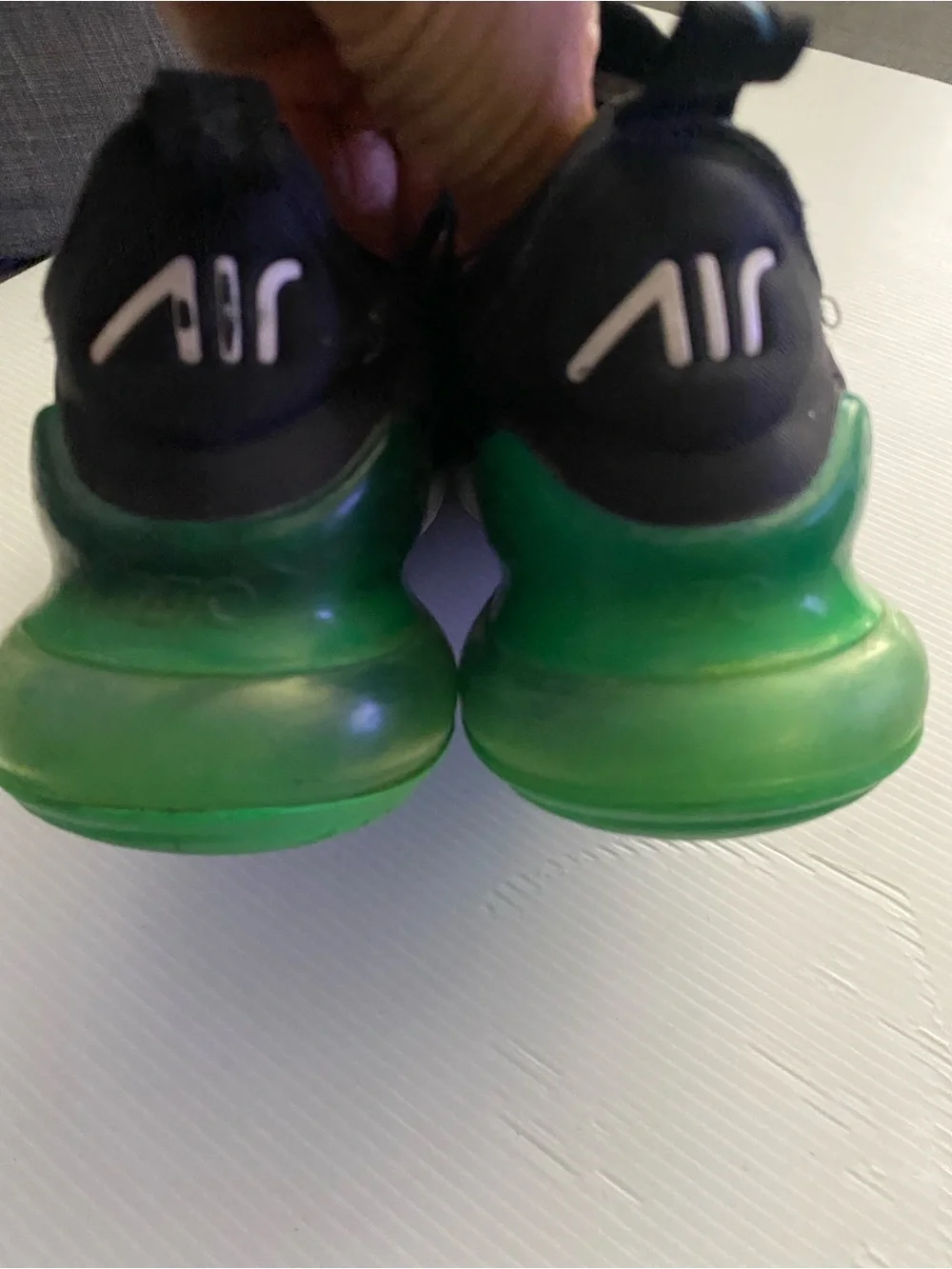 Nike Kids' Air Max 270 Black with Green and Blue Gradient Heel Size 6Y